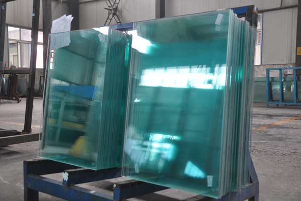 苏州钢化玻璃厂家介绍如何区分钢化玻璃与普通玻璃
